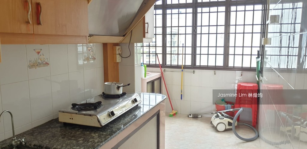 Blk 43 Circuit Road (Geylang), HDB 3 Rooms #205752311